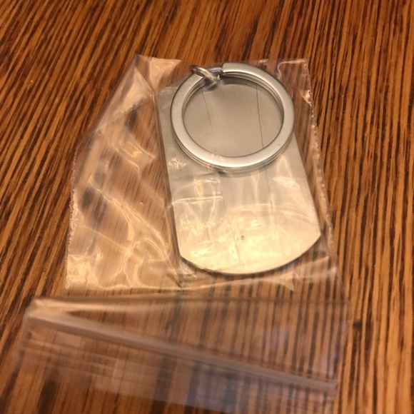 NWT “Call Your Mom” keychain - Picture 3 of 7